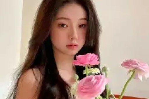 韩红深夜泣不成声道歉：一句“走个面儿”引发风暴她宣布暂别公益圈