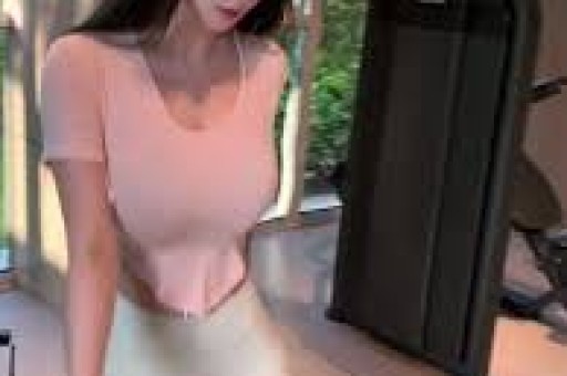 Kick网红女主播怒怼日本餐厅店员男友一句脏话把自己送走了