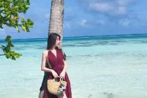 王鹤棣深夜微博回应‘小群’事件沈月道歉并晒群聊截图